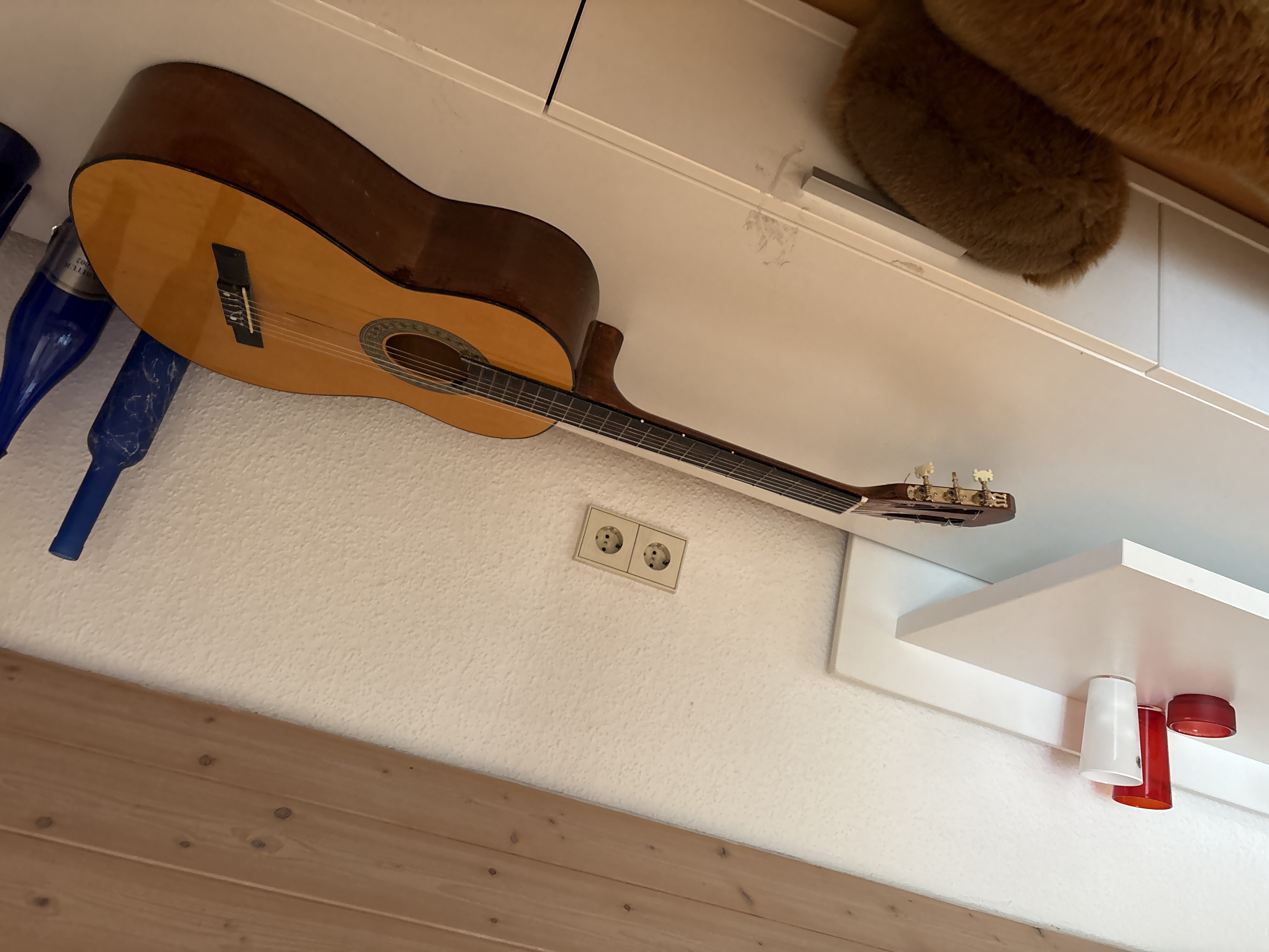 Akustische Gitarre in gutem Zustand